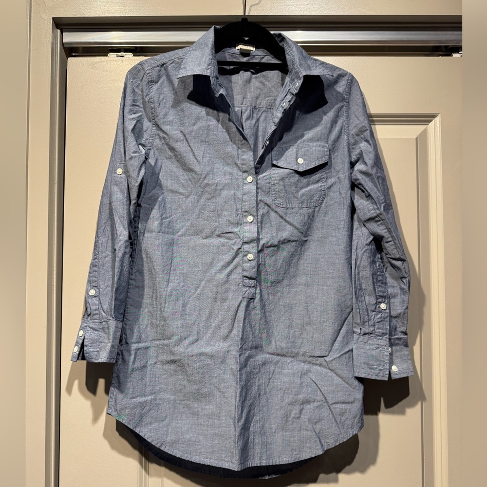 J. Crew chambray Blue Button-Up collar women’s Shirt size XS petite - EUC
